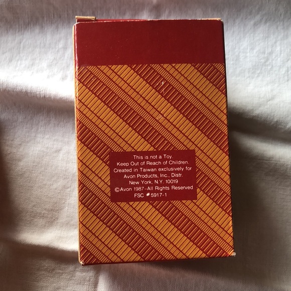 Avon Belvedeer The Christmas Reindeer Ornament - Picture 8 of 10